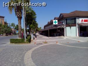 [P48] Magazinele de la strada, lipite de hotel » foto by Yoda
 - 
<span class="allrVoted glyphicon glyphicon-heart hidden" id="av1280537"></span>
<a class="m-l-10 hidden" id="sv1280537" onclick="voting_Foto_DelVot(,1280537,24210)" role="button">șterge vot <span class="glyphicon glyphicon-remove"></span></a>
<a id="v91280537" class=" c-red"  onclick="voting_Foto_SetVot(1280537)" role="button"><span class="glyphicon glyphicon-heart-empty"></span> <b>LIKE</b> = Votează poza</a> <img class="hidden"  id="f1280537W9" src="/imagini/loader.gif" border="0" /><span class="AjErrMes hidden" id="e1280537ErM"></span>