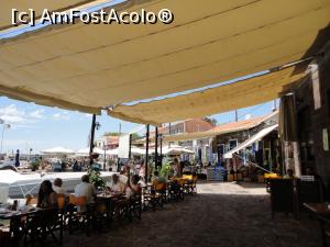 [P13] Taverna Sea Horse, următoarea Le Grand Blue, Molyvos.  » foto by maryka
 - 
<span class="allrVoted glyphicon glyphicon-heart hidden" id="av1003788"></span>
<a class="m-l-10 hidden" id="sv1003788" onclick="voting_Foto_DelVot(,1003788,24213)" role="button">șterge vot <span class="glyphicon glyphicon-remove"></span></a>
<a id="v91003788" class=" c-red"  onclick="voting_Foto_SetVot(1003788)" role="button"><span class="glyphicon glyphicon-heart-empty"></span> <b>LIKE</b> = Votează poza</a> <img class="hidden"  id="f1003788W9" src="/imagini/loader.gif" border="0" /><span class="AjErrMes hidden" id="e1003788ErM"></span>