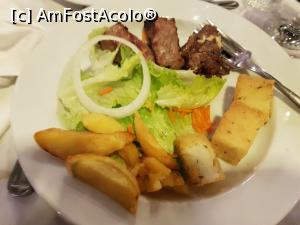 [P25] O Lagar Restaurante - espetada cu cartofi prăjiți și salată » foto by nicole33
 - 
<span class="allrVoted glyphicon glyphicon-heart hidden" id="av1314267"></span>
<a class="m-l-10 hidden" id="sv1314267" onclick="voting_Foto_DelVot(,1314267,24227)" role="button">șterge vot <span class="glyphicon glyphicon-remove"></span></a>
<a id="v91314267" class=" c-red"  onclick="voting_Foto_SetVot(1314267)" role="button"><span class="glyphicon glyphicon-heart-empty"></span> <b>LIKE</b> = Votează poza</a> <img class="hidden"  id="f1314267W9" src="/imagini/loader.gif" border="0" /><span class="AjErrMes hidden" id="e1314267ErM"></span>