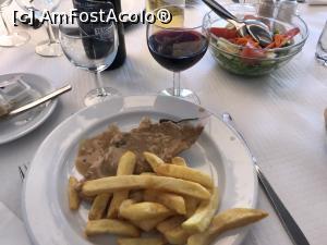 [P15] Cachalote Restaurante - felul principal: friptură de porc cu sos şi cartofi prăjiţi » foto by nicole33
 - 
<span class="allrVoted glyphicon glyphicon-heart hidden" id="av1326342"></span>
<a class="m-l-10 hidden" id="sv1326342" onclick="voting_Foto_DelVot(,1326342,24227)" role="button">șterge vot <span class="glyphicon glyphicon-remove"></span></a>
<a id="v91326342" class=" c-red"  onclick="voting_Foto_SetVot(1326342)" role="button"><span class="glyphicon glyphicon-heart-empty"></span> <b>LIKE</b> = Votează poza</a> <img class="hidden"  id="f1326342W9" src="/imagini/loader.gif" border="0" /><span class="AjErrMes hidden" id="e1326342ErM"></span>