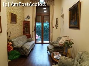 [P21] Alta camera care duce spre grădina interioara » foto by diana2015
 - 
<span class="allrVoted glyphicon glyphicon-heart hidden" id="av1004393"></span>
<a class="m-l-10 hidden" id="sv1004393" onclick="voting_Foto_DelVot(,1004393,24241)" role="button">șterge vot <span class="glyphicon glyphicon-remove"></span></a>
<a id="v91004393" class=" c-red"  onclick="voting_Foto_SetVot(1004393)" role="button"><span class="glyphicon glyphicon-heart-empty"></span> <b>LIKE</b> = Votează poza</a> <img class="hidden"  id="f1004393W9" src="/imagini/loader.gif" border="0" /><span class="AjErrMes hidden" id="e1004393ErM"></span>