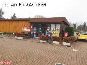 [P05] Marketul de la Camping Village Jolly » foto by Costi
 - 
<span class="allrVoted glyphicon glyphicon-heart hidden" id="av1004670"></span>
<a class="m-l-10 hidden" id="sv1004670" onclick="voting_Foto_DelVot(,1004670,24246)" role="button">șterge vot <span class="glyphicon glyphicon-remove"></span></a>
<a id="v91004670" class=" c-red"  onclick="voting_Foto_SetVot(1004670)" role="button"><span class="glyphicon glyphicon-heart-empty"></span> <b>LIKE</b> = Votează poza</a> <img class="hidden"  id="f1004670W9" src="/imagini/loader.gif" border="0" /><span class="AjErrMes hidden" id="e1004670ErM"></span>