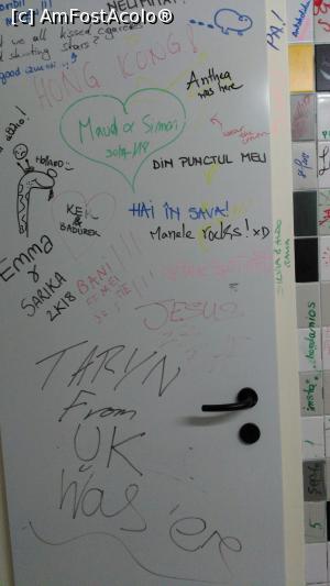 [P52] 52. „Semnăturile” noastre apar în cele două colțuri de sus, ale ușii, în stânga și în dreapta.  » foto by doinafil
 - 
<span class="allrVoted glyphicon glyphicon-heart hidden" id="av1000748"></span>
<a class="m-l-10 hidden" id="sv1000748" onclick="voting_Foto_DelVot(,1000748,24256)" role="button">șterge vot <span class="glyphicon glyphicon-remove"></span></a>
<a id="v91000748" class=" c-red"  onclick="voting_Foto_SetVot(1000748)" role="button"><span class="glyphicon glyphicon-heart-empty"></span> <b>LIKE</b> = Votează poza</a> <img class="hidden"  id="f1000748W9" src="/imagini/loader.gif" border="0" /><span class="AjErrMes hidden" id="e1000748ErM"></span>
