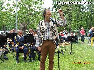 [P56] Bucureşti - Castelul Ţepeş. Moment poetic cu Florin Nan.  » foto by iulianic
 - 
<span class="allrVoted glyphicon glyphicon-heart hidden" id="av617870"></span>
<a class="m-l-10 hidden" id="sv617870" onclick="voting_Foto_DelVot(,617870,24257)" role="button">șterge vot <span class="glyphicon glyphicon-remove"></span></a>
<a id="v9617870" class=" c-red"  onclick="voting_Foto_SetVot(617870)" role="button"><span class="glyphicon glyphicon-heart-empty"></span> <b>LIKE</b> = Votează poza</a> <img class="hidden"  id="f617870W9" src="/imagini/loader.gif" border="0" /><span class="AjErrMes hidden" id="e617870ErM"></span>