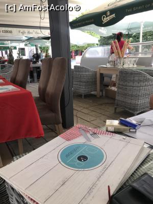 [P21] Dvor, se vede și vitrina de unde am cumpărat înghețata » foto by krisstinna
 - 
<span class="allrVoted glyphicon glyphicon-heart hidden" id="av1103463"></span>
<a class="m-l-10 hidden" id="sv1103463" onclick="voting_Foto_DelVot(,1103463,24308)" role="button">șterge vot <span class="glyphicon glyphicon-remove"></span></a>
<a id="v91103463" class=" c-red"  onclick="voting_Foto_SetVot(1103463)" role="button"><span class="glyphicon glyphicon-heart-empty"></span> <b>LIKE</b> = Votează poza</a> <img class="hidden"  id="f1103463W9" src="/imagini/loader.gif" border="0" /><span class="AjErrMes hidden" id="e1103463ErM"></span>