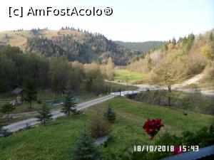 [P07] Podețul peste pârâiașul Limpedea și aleea ce conduce în parcarea pensiunii » foto by Alina53
 - 
<span class="allrVoted glyphicon glyphicon-heart hidden" id="av1030579"></span>
<a class="m-l-10 hidden" id="sv1030579" onclick="voting_Foto_DelVot(,1030579,24333)" role="button">șterge vot <span class="glyphicon glyphicon-remove"></span></a>
<a id="v91030579" class=" c-red"  onclick="voting_Foto_SetVot(1030579)" role="button"><span class="glyphicon glyphicon-heart-empty"></span> <b>LIKE</b> = Votează poza</a> <img class="hidden"  id="f1030579W9" src="/imagini/loader.gif" border="0" /><span class="AjErrMes hidden" id="e1030579ErM"></span>