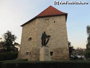 [P12] Turnul Croitorilor și statuia lui Baba Novac.  » foto by tata123 🔱
 - 
<span class="allrVoted glyphicon glyphicon-heart hidden" id="av599580"></span>
<a class="m-l-10 hidden" id="sv599580" onclick="voting_Foto_DelVot(,599580,24360)" role="button">șterge vot <span class="glyphicon glyphicon-remove"></span></a>
<a id="v9599580" class=" c-red"  onclick="voting_Foto_SetVot(599580)" role="button"><span class="glyphicon glyphicon-heart-empty"></span> <b>LIKE</b> = Votează poza</a> <img class="hidden"  id="f599580W9" src="/imagini/loader.gif" border="0" /><span class="AjErrMes hidden" id="e599580ErM"></span>