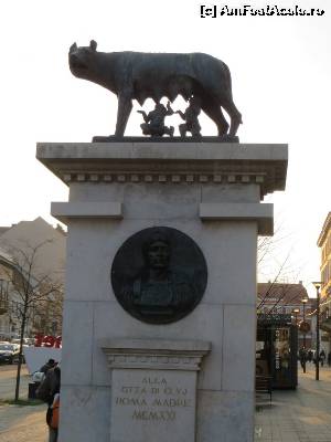[P39] Statuia Lupoaicei - Cluj-Napoca.  » foto by tata123 🔱
 - 
<span class="allrVoted glyphicon glyphicon-heart hidden" id="av599607"></span>
<a class="m-l-10 hidden" id="sv599607" onclick="voting_Foto_DelVot(,599607,24360)" role="button">șterge vot <span class="glyphicon glyphicon-remove"></span></a>
<a id="v9599607" class=" c-red"  onclick="voting_Foto_SetVot(599607)" role="button"><span class="glyphicon glyphicon-heart-empty"></span> <b>LIKE</b> = Votează poza</a> <img class="hidden"  id="f599607W9" src="/imagini/loader.gif" border="0" /><span class="AjErrMes hidden" id="e599607ErM"></span>