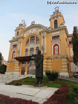 [P44] Teatrul Național și statuia lui Mihai Eminescu - Cluj-Napoca.  » foto by tata123 🔱
 - 
<span class="allrVoted glyphicon glyphicon-heart hidden" id="av599612"></span>
<a class="m-l-10 hidden" id="sv599612" onclick="voting_Foto_DelVot(,599612,24360)" role="button">șterge vot <span class="glyphicon glyphicon-remove"></span></a>
<a id="v9599612" class=" c-red"  onclick="voting_Foto_SetVot(599612)" role="button"><span class="glyphicon glyphicon-heart-empty"></span> <b>LIKE</b> = Votează poza</a> <img class="hidden"  id="f599612W9" src="/imagini/loader.gif" border="0" /><span class="AjErrMes hidden" id="e599612ErM"></span>
