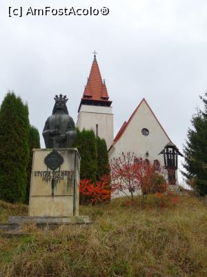 [P13] Bust Ștefan cel Mare - Biserica „Sf. Cuvioasa Paraschiva” - Feleacu, Cluj.  » foto by tata123 🔱
 - 
<span class="allrVoted glyphicon glyphicon-heart hidden" id="av1041930"></span>
<a class="m-l-10 hidden" id="sv1041930" onclick="voting_Foto_DelVot(,1041930,24360)" role="button">șterge vot <span class="glyphicon glyphicon-remove"></span></a>
<a id="v91041930" class=" c-red"  onclick="voting_Foto_SetVot(1041930)" role="button"><span class="glyphicon glyphicon-heart-empty"></span> <b>LIKE</b> = Votează poza</a> <img class="hidden"  id="f1041930W9" src="/imagini/loader.gif" border="0" /><span class="AjErrMes hidden" id="e1041930ErM"></span>