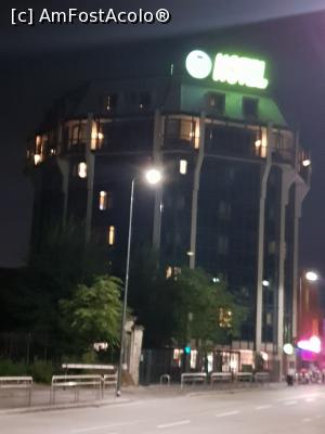 [P12] hotelul la ceas de seară » foto by robert
 - 
<span class="allrVoted glyphicon glyphicon-heart hidden" id="av1015126"></span>
<a class="m-l-10 hidden" id="sv1015126" onclick="voting_Foto_DelVot(,1015126,24393)" role="button">șterge vot <span class="glyphicon glyphicon-remove"></span></a>
<a id="v91015126" class=" c-red"  onclick="voting_Foto_SetVot(1015126)" role="button"><span class="glyphicon glyphicon-heart-empty"></span> <b>LIKE</b> = Votează poza</a> <img class="hidden"  id="f1015126W9" src="/imagini/loader.gif" border="0" /><span class="AjErrMes hidden" id="e1015126ErM"></span>
