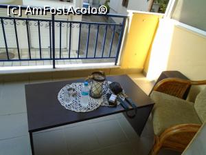 [P20] Să fumăm o țigară-două: pe balcon am găsit o scrumieră și o brichetă.  » foto by Carmen Ion
 - 
<span class="allrVoted glyphicon glyphicon-heart hidden" id="av1015384"></span>
<a class="m-l-10 hidden" id="sv1015384" onclick="voting_Foto_DelVot(,1015384,24397)" role="button">șterge vot <span class="glyphicon glyphicon-remove"></span></a>
<a id="v91015384" class=" c-red"  onclick="voting_Foto_SetVot(1015384)" role="button"><span class="glyphicon glyphicon-heart-empty"></span> <b>LIKE</b> = Votează poza</a> <img class="hidden"  id="f1015384W9" src="/imagini/loader.gif" border="0" /><span class="AjErrMes hidden" id="e1015384ErM"></span>