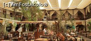 [P42] 42. Curtea restaurantului „ascuns”. » foto by doinafil
 - 
<span class="allrVoted glyphicon glyphicon-heart hidden" id="av1388259"></span>
<a class="m-l-10 hidden" id="sv1388259" onclick="voting_Foto_DelVot(,1388259,24400)" role="button">șterge vot <span class="glyphicon glyphicon-remove"></span></a>
<a id="v91388259" class=" c-red"  onclick="voting_Foto_SetVot(1388259)" role="button"><span class="glyphicon glyphicon-heart-empty"></span> <b>LIKE</b> = Votează poza</a> <img class="hidden"  id="f1388259W9" src="/imagini/loader.gif" border="0" /><span class="AjErrMes hidden" id="e1388259ErM"></span>