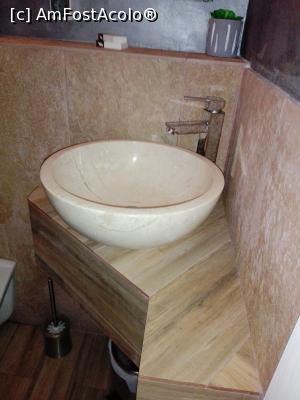 [P19] chiuveta din baie » foto by MICAGEO
 - 
<span class="allrVoted glyphicon glyphicon-heart hidden" id="av1015704"></span>
<a class="m-l-10 hidden" id="sv1015704" onclick="voting_Foto_DelVot(,1015704,24401)" role="button">șterge vot <span class="glyphicon glyphicon-remove"></span></a>
<a id="v91015704" class=" c-red"  onclick="voting_Foto_SetVot(1015704)" role="button"><span class="glyphicon glyphicon-heart-empty"></span> <b>LIKE</b> = Votează poza</a> <img class="hidden"  id="f1015704W9" src="/imagini/loader.gif" border="0" /><span class="AjErrMes hidden" id="e1015704ErM"></span>