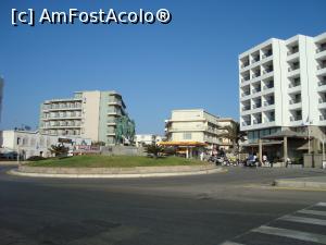 [P01] Hotel Europa, în capitala insulei, în nord vestul orașului nou... stânga, o clădire cu 6 etaje, pe colț.  » foto by mireille
 - 
<span class="allrVoted glyphicon glyphicon-heart hidden" id="av1015894"></span>
<a class="m-l-10 hidden" id="sv1015894" onclick="voting_Foto_DelVot(,1015894,24403)" role="button">șterge vot <span class="glyphicon glyphicon-remove"></span></a>
<a id="v91015894" class=" c-red"  onclick="voting_Foto_SetVot(1015894)" role="button"><span class="glyphicon glyphicon-heart-empty"></span> <b>LIKE</b> = Votează poza</a> <img class="hidden"  id="f1015894W9" src="/imagini/loader.gif" border="0" /><span class="AjErrMes hidden" id="e1015894ErM"></span>