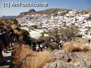 [P13] Lindos văzut de pe drumul spre Acropole, septembrie 2015. » foto by maryka
 - 
<span class="allrVoted glyphicon glyphicon-heart hidden" id="av1315806"></span>
<a class="m-l-10 hidden" id="sv1315806" onclick="voting_Foto_DelVot(,1315806,24422)" role="button">șterge vot <span class="glyphicon glyphicon-remove"></span></a>
<a id="v91315806" class=" c-red"  onclick="voting_Foto_SetVot(1315806)" role="button"><span class="glyphicon glyphicon-heart-empty"></span> <b>LIKE</b> = Votează poza</a> <img class="hidden"  id="f1315806W9" src="/imagini/loader.gif" border="0" /><span class="AjErrMes hidden" id="e1315806ErM"></span>