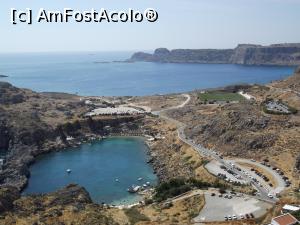 [P04] De pe acropole, o privire către golful Agios Pavlos, şosea şi doar câteva dintre parcările de la Lindos » foto by irinad
 - 
<span class="allrVoted glyphicon glyphicon-heart hidden" id="av1057085"></span>
<a class="m-l-10 hidden" id="sv1057085" onclick="voting_Foto_DelVot(,1057085,24422)" role="button">șterge vot <span class="glyphicon glyphicon-remove"></span></a>
<a id="v91057085" class=" c-red"  onclick="voting_Foto_SetVot(1057085)" role="button"><span class="glyphicon glyphicon-heart-empty"></span> <b>LIKE</b> = Votează poza</a> <img class="hidden"  id="f1057085W9" src="/imagini/loader.gif" border="0" /><span class="AjErrMes hidden" id="e1057085ErM"></span>