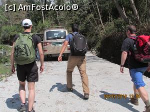 [P12] dupa cum arata pozele, la 12.52 faceam poza de start si la 12.56 sosise alta masina sa ne ia. eram sfirsita de oboseala in doar 4 minute.  » foto by adri-nico
 - 
<span class="allrVoted glyphicon glyphicon-heart hidden" id="av1019273"></span>
<a class="m-l-10 hidden" id="sv1019273" onclick="voting_Foto_DelVot(,1019273,24423)" role="button">șterge vot <span class="glyphicon glyphicon-remove"></span></a>
<a id="v91019273" class=" c-red"  onclick="voting_Foto_SetVot(1019273)" role="button"><span class="glyphicon glyphicon-heart-empty"></span> <b>LIKE</b> = Votează poza</a> <img class="hidden"  id="f1019273W9" src="/imagini/loader.gif" border="0" /><span class="AjErrMes hidden" id="e1019273ErM"></span>