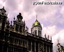 [P11] Detaliu din clădirile (de la dreapta la stânga) Le Roi d'Espagne, La Brouette, Le Sac. » foto by Costi
 - 
<span class="allrVoted glyphicon glyphicon-heart hidden" id="av25334"></span>
<a class="m-l-10 hidden" id="sv25334" onclick="voting_Foto_DelVot(,25334,24454)" role="button">șterge vot <span class="glyphicon glyphicon-remove"></span></a>
<a id="v925334" class=" c-red"  onclick="voting_Foto_SetVot(25334)" role="button"><span class="glyphicon glyphicon-heart-empty"></span> <b>LIKE</b> = Votează poza</a> <img class="hidden"  id="f25334W9" src="/imagini/loader.gif" border="0" /><span class="AjErrMes hidden" id="e25334ErM"></span>