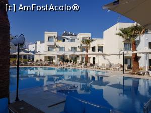 [P06] Piscina si o parte din hotel » foto by Sorin544
 - 
<span class="allrVoted glyphicon glyphicon-heart hidden" id="av1020285"></span>
<a class="m-l-10 hidden" id="sv1020285" onclick="voting_Foto_DelVot(,1020285,24459)" role="button">șterge vot <span class="glyphicon glyphicon-remove"></span></a>
<a id="v91020285" class=" c-red"  onclick="voting_Foto_SetVot(1020285)" role="button"><span class="glyphicon glyphicon-heart-empty"></span> <b>LIKE</b> = Votează poza</a> <img class="hidden"  id="f1020285W9" src="/imagini/loader.gif" border="0" /><span class="AjErrMes hidden" id="e1020285ErM"></span>