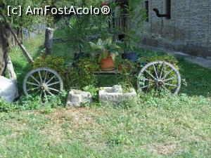 [P20] Mănăstirea Kilifarevo - Decor în grădină, lângă biserică.  » foto by iulianic
 - 
<span class="allrVoted glyphicon glyphicon-heart hidden" id="av1025102"></span>
<a class="m-l-10 hidden" id="sv1025102" onclick="voting_Foto_DelVot(,1025102,24473)" role="button">șterge vot <span class="glyphicon glyphicon-remove"></span></a>
<a id="v91025102" class=" c-red"  onclick="voting_Foto_SetVot(1025102)" role="button"><span class="glyphicon glyphicon-heart-empty"></span> <b>LIKE</b> = Votează poza</a> <img class="hidden"  id="f1025102W9" src="/imagini/loader.gif" border="0" /><span class="AjErrMes hidden" id="e1025102ErM"></span>