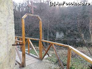 [P13] Capatul podului de lemn din treptul Manastirii Kilifarevo » foto by valyionsc
 - 
<span class="allrVoted glyphicon glyphicon-heart hidden" id="av496438"></span>
<a class="m-l-10 hidden" id="sv496438" onclick="voting_Foto_DelVot(,496438,24473)" role="button">șterge vot <span class="glyphicon glyphicon-remove"></span></a>
<a id="v9496438" class=" c-red"  onclick="voting_Foto_SetVot(496438)" role="button"><span class="glyphicon glyphicon-heart-empty"></span> <b>LIKE</b> = Votează poza</a> <img class="hidden"  id="f496438W9" src="/imagini/loader.gif" border="0" /><span class="AjErrMes hidden" id="e496438ErM"></span>