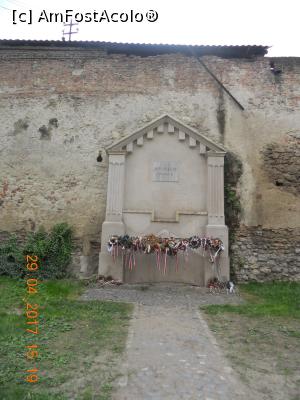 [P10] un monument ridicat pentru cinstirea unor maghiari » foto by zlatna
 - 
<span class="allrVoted glyphicon glyphicon-heart hidden" id="av906549"></span>
<a class="m-l-10 hidden" id="sv906549" onclick="voting_Foto_DelVot(,906549,24475)" role="button">șterge vot <span class="glyphicon glyphicon-remove"></span></a>
<a id="v9906549" class=" c-red"  onclick="voting_Foto_SetVot(906549)" role="button"><span class="glyphicon glyphicon-heart-empty"></span> <b>LIKE</b> = Votează poza</a> <img class="hidden"  id="f906549W9" src="/imagini/loader.gif" border="0" /><span class="AjErrMes hidden" id="e906549ErM"></span>
