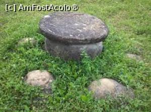 [P05] În curtea mănăstirii masa de piatră după care s-ar fi inspirat Brâncuşi » foto by Michi
 - 
<span class="allrVoted glyphicon glyphicon-heart hidden" id="av1409383"></span>
<a class="m-l-10 hidden" id="sv1409383" onclick="voting_Foto_DelVot(,1409383,24486)" role="button">șterge vot <span class="glyphicon glyphicon-remove"></span></a>
<a id="v91409383" class=" c-red"  onclick="voting_Foto_SetVot(1409383)" role="button"><span class="glyphicon glyphicon-heart-empty"></span> <b>LIKE</b> = Votează poza</a> <img class="hidden"  id="f1409383W9" src="/imagini/loader.gif" border="0" /><span class="AjErrMes hidden" id="e1409383ErM"></span>