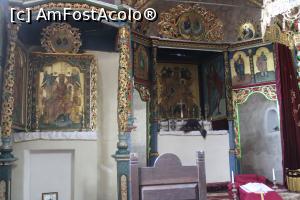 [P10] Mănăstirea Hagigadar, Biserica Adormirea Maicii Domnului, se văd cele două icoane identice, cea din altar și cea la care credincioșii se roagă » foto by mprofeanu
 - 
<span class="allrVoted glyphicon glyphicon-heart hidden" id="av1312294"></span>
<a class="m-l-10 hidden" id="sv1312294" onclick="voting_Foto_DelVot(,1312294,24488)" role="button">șterge vot <span class="glyphicon glyphicon-remove"></span></a>
<a id="v91312294" class=" c-red"  onclick="voting_Foto_SetVot(1312294)" role="button"><span class="glyphicon glyphicon-heart-empty"></span> <b>LIKE</b> = Votează poza</a> <img class="hidden"  id="f1312294W9" src="/imagini/loader.gif" border="0" /><span class="AjErrMes hidden" id="e1312294ErM"></span>