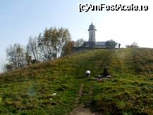 [P02] urcusul spre Manastire - din loc in loc oamenii se opresc, se roaga si aprind cite o lumanare » foto by mario 110
 - 
<span class="allrVoted glyphicon glyphicon-heart hidden" id="av56929"></span>
<a class="m-l-10 hidden" id="sv56929" onclick="voting_Foto_DelVot(,56929,24488)" role="button">șterge vot <span class="glyphicon glyphicon-remove"></span></a>
<a id="v956929" class=" c-red"  onclick="voting_Foto_SetVot(56929)" role="button"><span class="glyphicon glyphicon-heart-empty"></span> <b>LIKE</b> = Votează poza</a> <img class="hidden"  id="f56929W9" src="/imagini/loader.gif" border="0" /><span class="AjErrMes hidden" id="e56929ErM"></span>
