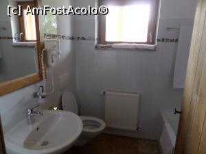 [P11] Baia apartamentului nostru.  » foto by Safta Radu
 - 
<span class="allrVoted glyphicon glyphicon-heart hidden" id="av1022941"></span>
<a class="m-l-10 hidden" id="sv1022941" onclick="voting_Foto_DelVot(,1022941,24495)" role="button">șterge vot <span class="glyphicon glyphicon-remove"></span></a>
<a id="v91022941" class=" c-red"  onclick="voting_Foto_SetVot(1022941)" role="button"><span class="glyphicon glyphicon-heart-empty"></span> <b>LIKE</b> = Votează poza</a> <img class="hidden"  id="f1022941W9" src="/imagini/loader.gif" border="0" /><span class="AjErrMes hidden" id="e1022941ErM"></span>