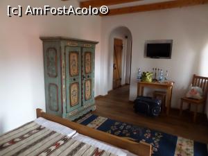 [P09] Aceeaşi cameră, din alt unghi.  » foto by Safta Radu
 - 
<span class="allrVoted glyphicon glyphicon-heart hidden" id="av1022939"></span>
<a class="m-l-10 hidden" id="sv1022939" onclick="voting_Foto_DelVot(,1022939,24495)" role="button">șterge vot <span class="glyphicon glyphicon-remove"></span></a>
<a id="v91022939" class=" c-red"  onclick="voting_Foto_SetVot(1022939)" role="button"><span class="glyphicon glyphicon-heart-empty"></span> <b>LIKE</b> = Votează poza</a> <img class="hidden"  id="f1022939W9" src="/imagini/loader.gif" border="0" /><span class="AjErrMes hidden" id="e1022939ErM"></span>