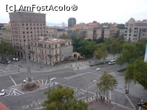 [P05] Piața Cinc d'Oros, văzută de la balcon. În stânga, pe cealaltă parte, se vede intrarea în stația de metrou Diagonal.  » foto by Robotzel*
 - 
<span class="allrVoted glyphicon glyphicon-heart hidden" id="av1023650"></span>
<a class="m-l-10 hidden" id="sv1023650" onclick="voting_Foto_DelVot(,1023650,24502)" role="button">șterge vot <span class="glyphicon glyphicon-remove"></span></a>
<a id="v91023650" class=" c-red"  onclick="voting_Foto_SetVot(1023650)" role="button"><span class="glyphicon glyphicon-heart-empty"></span> <b>LIKE</b> = Votează poza</a> <img class="hidden"  id="f1023650W9" src="/imagini/loader.gif" border="0" /><span class="AjErrMes hidden" id="e1023650ErM"></span>