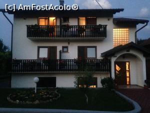 [P02] House Hodak - casa noastră din Grabovac, la ceas de seară.  » foto by Aurici
 - 
<span class="allrVoted glyphicon glyphicon-heart hidden" id="av1025798"></span>
<a class="m-l-10 hidden" id="sv1025798" onclick="voting_Foto_DelVot(,1025798,24522)" role="button">șterge vot <span class="glyphicon glyphicon-remove"></span></a>
<a id="v91025798" class=" c-red"  onclick="voting_Foto_SetVot(1025798)" role="button"><span class="glyphicon glyphicon-heart-empty"></span> <b>LIKE</b> = Votează poza</a> <img class="hidden"  id="f1025798W9" src="/imagini/loader.gif" border="0" /><span class="AjErrMes hidden" id="e1025798ErM"></span>