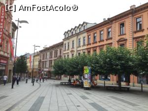 [P81] Cheb - prin oras, si daca vedeti pe jos acea linie continua de culoare mai inchisa, aflati ca de fapt este un proiect prin care este prezentata istoria orasului, am ratat insa poza de aproape sa vedeti si parte din text » foto by mishu
 - 
<span class="allrVoted glyphicon glyphicon-heart hidden" id="av1195822"></span>
<a class="m-l-10 hidden" id="sv1195822" onclick="voting_Foto_DelVot(,1195822,24541)" role="button">șterge vot <span class="glyphicon glyphicon-remove"></span></a>
<a id="v91195822" class=" c-red"  onclick="voting_Foto_SetVot(1195822)" role="button"><span class="glyphicon glyphicon-heart-empty"></span> <b>LIKE</b> = Votează poza</a> <img class="hidden"  id="f1195822W9" src="/imagini/loader.gif" border="0" /><span class="AjErrMes hidden" id="e1195822ErM"></span>