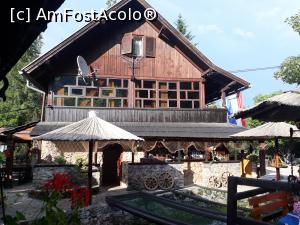 [P08] Restaurantul Petro din Rastoke.  » foto by Aurici
 - 
<span class="allrVoted glyphicon glyphicon-heart hidden" id="av1027402"></span>
<a class="m-l-10 hidden" id="sv1027402" onclick="voting_Foto_DelVot(,1027402,24542)" role="button">șterge vot <span class="glyphicon glyphicon-remove"></span></a>
<a id="v91027402" class=" c-red"  onclick="voting_Foto_SetVot(1027402)" role="button"><span class="glyphicon glyphicon-heart-empty"></span> <b>LIKE</b> = Votează poza</a> <img class="hidden"  id="f1027402W9" src="/imagini/loader.gif" border="0" /><span class="AjErrMes hidden" id="e1027402ErM"></span>