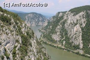 [P12] Parcul Natural Porțile de Fier, Ciucaru Mic în centru, Cazanele Mari și Muntele Mali Strbac (Serbia) văzute de la al doilea Punct de belvedere, poză mărită... » foto by mprofeanu
 - 
<span class="allrVoted glyphicon glyphicon-heart hidden" id="av1191444"></span>
<a class="m-l-10 hidden" id="sv1191444" onclick="voting_Foto_DelVot(,1191444,24578)" role="button">șterge vot <span class="glyphicon glyphicon-remove"></span></a>
<a id="v91191444" class=" c-red"  onclick="voting_Foto_SetVot(1191444)" role="button"><span class="glyphicon glyphicon-heart-empty"></span> <b>LIKE</b> = Votează poza</a> <img class="hidden"  id="f1191444W9" src="/imagini/loader.gif" border="0" /><span class="AjErrMes hidden" id="e1191444ErM"></span>
