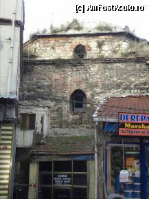 [P149] Tarihi Kucuk M. Pasa Hamam. L-a invadat vegetatia. Gata. » foto by TraianS
 - 
<span class="allrVoted glyphicon glyphicon-heart hidden" id="av329379"></span>
<a class="m-l-10 hidden" id="sv329379" onclick="voting_Foto_DelVot(,329379,24606)" role="button">șterge vot <span class="glyphicon glyphicon-remove"></span></a>
<a id="v9329379" class=" c-red"  onclick="voting_Foto_SetVot(329379)" role="button"><span class="glyphicon glyphicon-heart-empty"></span> <b>LIKE</b> = Votează poza</a> <img class="hidden"  id="f329379W9" src="/imagini/loader.gif" border="0" /><span class="AjErrMes hidden" id="e329379ErM"></span>