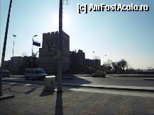 [P20] De pe bulevard va trebui sa mergeti in stanga inspre Marea Marmara pentru a vedea vechea Poarta Charisius, sau Poarta Adrianopole.EdirneKapı. » foto by TraianS
 - 
<span class="allrVoted glyphicon glyphicon-heart hidden" id="av329125"></span>
<a class="m-l-10 hidden" id="sv329125" onclick="voting_Foto_DelVot(,329125,24606)" role="button">șterge vot <span class="glyphicon glyphicon-remove"></span></a>
<a id="v9329125" class=" c-red"  onclick="voting_Foto_SetVot(329125)" role="button"><span class="glyphicon glyphicon-heart-empty"></span> <b>LIKE</b> = Votează poza</a> <img class="hidden"  id="f329125W9" src="/imagini/loader.gif" border="0" /><span class="AjErrMes hidden" id="e329125ErM"></span>