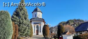 [P11] Mănăstirea Văleni, Argeș, Biserica Sfânta Treime » foto by mprofeanu
 - 
<span class="allrVoted glyphicon glyphicon-heart hidden" id="av1464907"></span>
<a class="m-l-10 hidden" id="sv1464907" onclick="voting_Foto_DelVot(,1464907,24636)" role="button">șterge vot <span class="glyphicon glyphicon-remove"></span></a>
<a id="v91464907" class=" c-red"  onclick="voting_Foto_SetVot(1464907)" role="button"><span class="glyphicon glyphicon-heart-empty"></span> <b>LIKE</b> = Votează poza</a> <img class="hidden"  id="f1464907W9" src="/imagini/loader.gif" border="0" /><span class="AjErrMes hidden" id="e1464907ErM"></span>