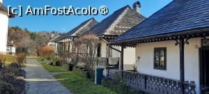 [P18] Mănăstirea Văleni, Argeș, Frumoasele Case monahale de pe partea dreaptă a bisericii » foto by mprofeanu
 - 
<span class="allrVoted glyphicon glyphicon-heart hidden" id="av1464914"></span>
<a class="m-l-10 hidden" id="sv1464914" onclick="voting_Foto_DelVot(,1464914,24636)" role="button">șterge vot <span class="glyphicon glyphicon-remove"></span></a>
<a id="v91464914" class=" c-red"  onclick="voting_Foto_SetVot(1464914)" role="button"><span class="glyphicon glyphicon-heart-empty"></span> <b>LIKE</b> = Votează poza</a> <img class="hidden"  id="f1464914W9" src="/imagini/loader.gif" border="0" /><span class="AjErrMes hidden" id="e1464914ErM"></span>