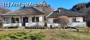 [P19] Mănăstirea Văleni, Argeș, Frumoasele case monahale din spatele bisericii » foto by mprofeanu
 - 
<span class="allrVoted glyphicon glyphicon-heart hidden" id="av1464915"></span>
<a class="m-l-10 hidden" id="sv1464915" onclick="voting_Foto_DelVot(,1464915,24636)" role="button">șterge vot <span class="glyphicon glyphicon-remove"></span></a>
<a id="v91464915" class=" c-red"  onclick="voting_Foto_SetVot(1464915)" role="button"><span class="glyphicon glyphicon-heart-empty"></span> <b>LIKE</b> = Votează poza</a> <img class="hidden"  id="f1464915W9" src="/imagini/loader.gif" border="0" /><span class="AjErrMes hidden" id="e1464915ErM"></span>