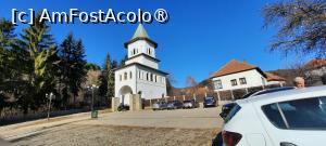 [P02] Mănăstirea Văleni, Argeș, Parcarea și puțin din mănăstire, stăreția » foto by mprofeanu
 - 
<span class="allrVoted glyphicon glyphicon-heart hidden" id="av1464898"></span>
<a class="m-l-10 hidden" id="sv1464898" onclick="voting_Foto_DelVot(,1464898,24636)" role="button">șterge vot <span class="glyphicon glyphicon-remove"></span></a>
<a id="v91464898" class=" c-red"  onclick="voting_Foto_SetVot(1464898)" role="button"><span class="glyphicon glyphicon-heart-empty"></span> <b>LIKE</b> = Votează poza</a> <img class="hidden"  id="f1464898W9" src="/imagini/loader.gif" border="0" /><span class="AjErrMes hidden" id="e1464898ErM"></span>