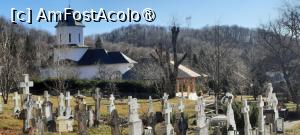 [P27] Mănăstirea Văleni, Argeș, Biserica Sf. Treime, Cimitirul, Altarul de vară pozate de lângă Biserica-bolniță » foto by mprofeanu
 - 
<span class="allrVoted glyphicon glyphicon-heart hidden" id="av1464923"></span>
<a class="m-l-10 hidden" id="sv1464923" onclick="voting_Foto_DelVot(,1464923,24636)" role="button">șterge vot <span class="glyphicon glyphicon-remove"></span></a>
<a id="v91464923" class=" c-red"  onclick="voting_Foto_SetVot(1464923)" role="button"><span class="glyphicon glyphicon-heart-empty"></span> <b>LIKE</b> = Votează poza</a> <img class="hidden"  id="f1464923W9" src="/imagini/loader.gif" border="0" /><span class="AjErrMes hidden" id="e1464923ErM"></span>