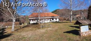 [P07] Mănăstirea Văleni, Argeș, Casa cu atelierul de țesătorie pe partea stângă a aleii » foto by mprofeanu
 - 
<span class="allrVoted glyphicon glyphicon-heart hidden" id="av1464903"></span>
<a class="m-l-10 hidden" id="sv1464903" onclick="voting_Foto_DelVot(,1464903,24636)" role="button">șterge vot <span class="glyphicon glyphicon-remove"></span></a>
<a id="v91464903" class=" c-red"  onclick="voting_Foto_SetVot(1464903)" role="button"><span class="glyphicon glyphicon-heart-empty"></span> <b>LIKE</b> = Votează poza</a> <img class="hidden"  id="f1464903W9" src="/imagini/loader.gif" border="0" /><span class="AjErrMes hidden" id="e1464903ErM"></span>