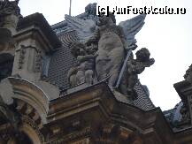 [P12] Palatul Cantacuzino - statuie cu ingeri » foto by Diaura*
 - 
<span class="allrVoted glyphicon glyphicon-heart hidden" id="av34154"></span>
<a class="m-l-10 hidden" id="sv34154" onclick="voting_Foto_DelVot(,34154,24638)" role="button">șterge vot <span class="glyphicon glyphicon-remove"></span></a>
<a id="v934154" class=" c-red"  onclick="voting_Foto_SetVot(34154)" role="button"><span class="glyphicon glyphicon-heart-empty"></span> <b>LIKE</b> = Votează poza</a> <img class="hidden"  id="f34154W9" src="/imagini/loader.gif" border="0" /><span class="AjErrMes hidden" id="e34154ErM"></span>