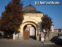 [P01] Biserica Domnească Sfântul Nicolae , Curtea de Argeș:poarta de intrare în curtea domnească » foto by mariana.olaru
 - 
<span class="allrVoted glyphicon glyphicon-heart hidden" id="av280981"></span>
<a class="m-l-10 hidden" id="sv280981" onclick="voting_Foto_DelVot(,280981,24639)" role="button">șterge vot <span class="glyphicon glyphicon-remove"></span></a>
<a id="v9280981" class=" c-red"  onclick="voting_Foto_SetVot(280981)" role="button"><span class="glyphicon glyphicon-heart-empty"></span> <b>LIKE</b> = Votează poza</a> <img class="hidden"  id="f280981W9" src="/imagini/loader.gif" border="0" /><span class="AjErrMes hidden" id="e280981ErM"></span>