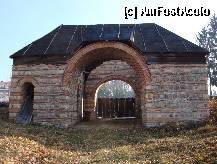 [P36] Ansamblul feudal Biserica Domnească Sfântul Nicolae , Curtea de Argeș : turnul porții » foto by mariana.olaru
 - 
<span class="allrVoted glyphicon glyphicon-heart hidden" id="av281019"></span>
<a class="m-l-10 hidden" id="sv281019" onclick="voting_Foto_DelVot(,281019,24639)" role="button">șterge vot <span class="glyphicon glyphicon-remove"></span></a>
<a id="v9281019" class=" c-red"  onclick="voting_Foto_SetVot(281019)" role="button"><span class="glyphicon glyphicon-heart-empty"></span> <b>LIKE</b> = Votează poza</a> <img class="hidden"  id="f281019W9" src="/imagini/loader.gif" border="0" /><span class="AjErrMes hidden" id="e281019ErM"></span>