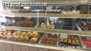 [P14] Patiseria Katsaros, Leptokaria » foto by ungureanica
 - 
<span class="allrVoted glyphicon glyphicon-heart hidden" id="av1132194"></span>
<a class="m-l-10 hidden" id="sv1132194" onclick="voting_Foto_DelVot(,1132194,24650)" role="button">șterge vot <span class="glyphicon glyphicon-remove"></span></a>
<a id="v91132194" class=" c-red"  onclick="voting_Foto_SetVot(1132194)" role="button"><span class="glyphicon glyphicon-heart-empty"></span> <b>LIKE</b> = Votează poza</a> <img class="hidden"  id="f1132194W9" src="/imagini/loader.gif" border="0" /><span class="AjErrMes hidden" id="e1132194ErM"></span>