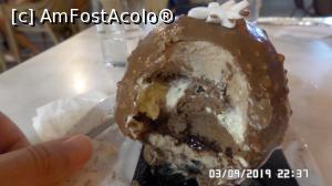 [P09] Patiseria Katsaros, Leptokaria. Ferrero rocher imens » foto by ungureanica
 - 
<span class="allrVoted glyphicon glyphicon-heart hidden" id="av1132189"></span>
<a class="m-l-10 hidden" id="sv1132189" onclick="voting_Foto_DelVot(,1132189,24650)" role="button">șterge vot <span class="glyphicon glyphicon-remove"></span></a>
<a id="v91132189" class=" c-red"  onclick="voting_Foto_SetVot(1132189)" role="button"><span class="glyphicon glyphicon-heart-empty"></span> <b>LIKE</b> = Votează poza</a> <img class="hidden"  id="f1132189W9" src="/imagini/loader.gif" border="0" /><span class="AjErrMes hidden" id="e1132189ErM"></span>